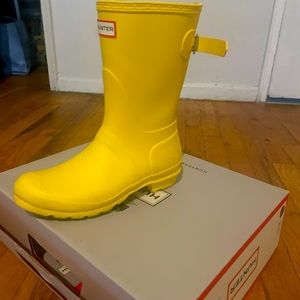 Hunter boots size 7. Wore one time